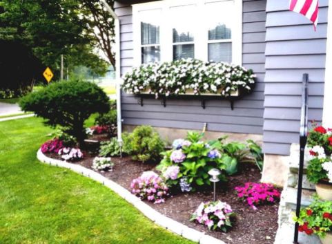cb7bcec2aa4be8d2ac8b2ecd9058f698--front-yard-flowers-flower-bed-ideas-in-front-of-house-design